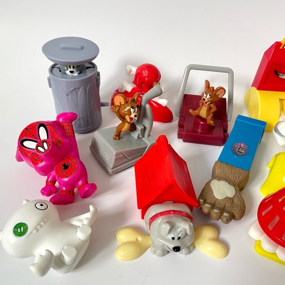 Lot of 12 happy meal toys McDonald toys Tom & Jerry Spider Man & more - Picture 2 of 6